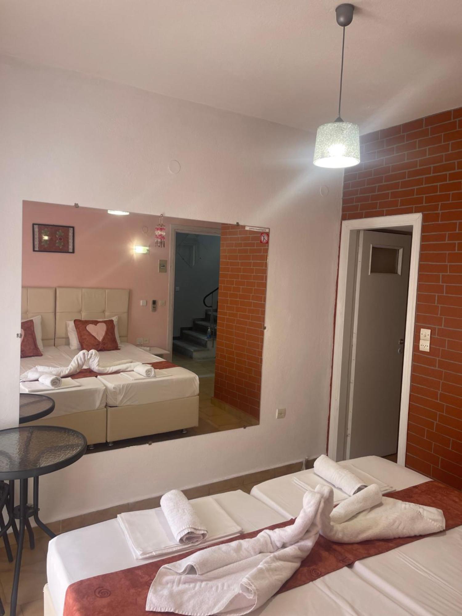 Pansion Katerina Hotel สกาลา เอเรโซ ภายนอก รูปภาพ